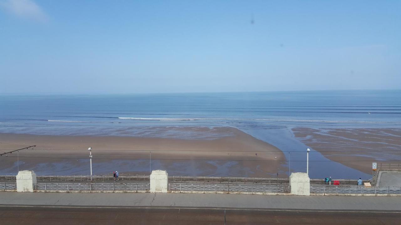 The Coast Bed & Breakfast Blackpool Exterior photo