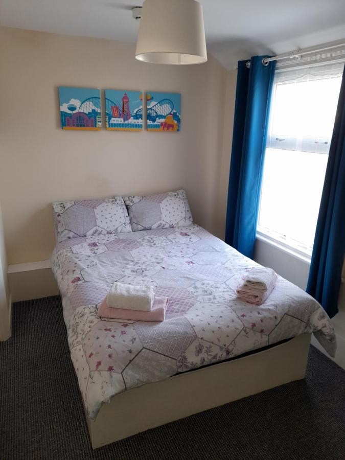 The Coast Bed & Breakfast Blackpool Exterior photo
