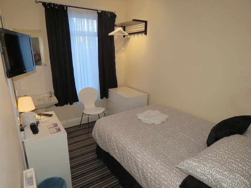 The Coast Bed & Breakfast Blackpool Exterior photo