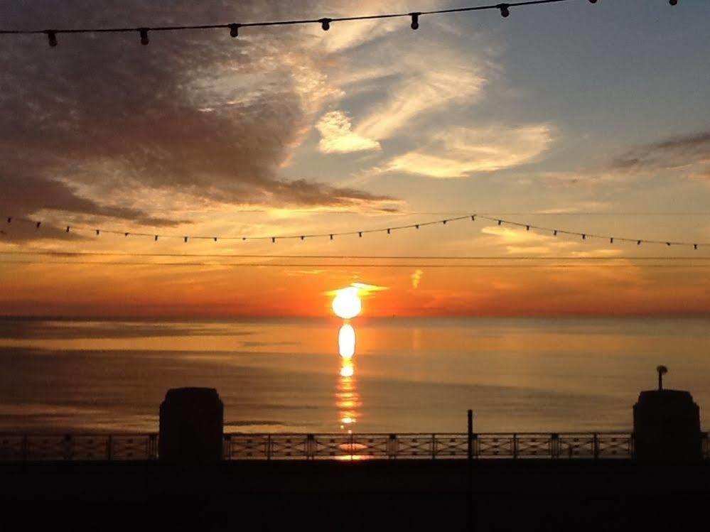 The Coast Bed & Breakfast Blackpool Exterior photo